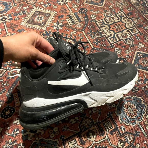 Black Nike airs - Picture 1 of 1